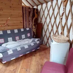 charmante-yourte-contemporaine.midi-pyreneeshotels.com/